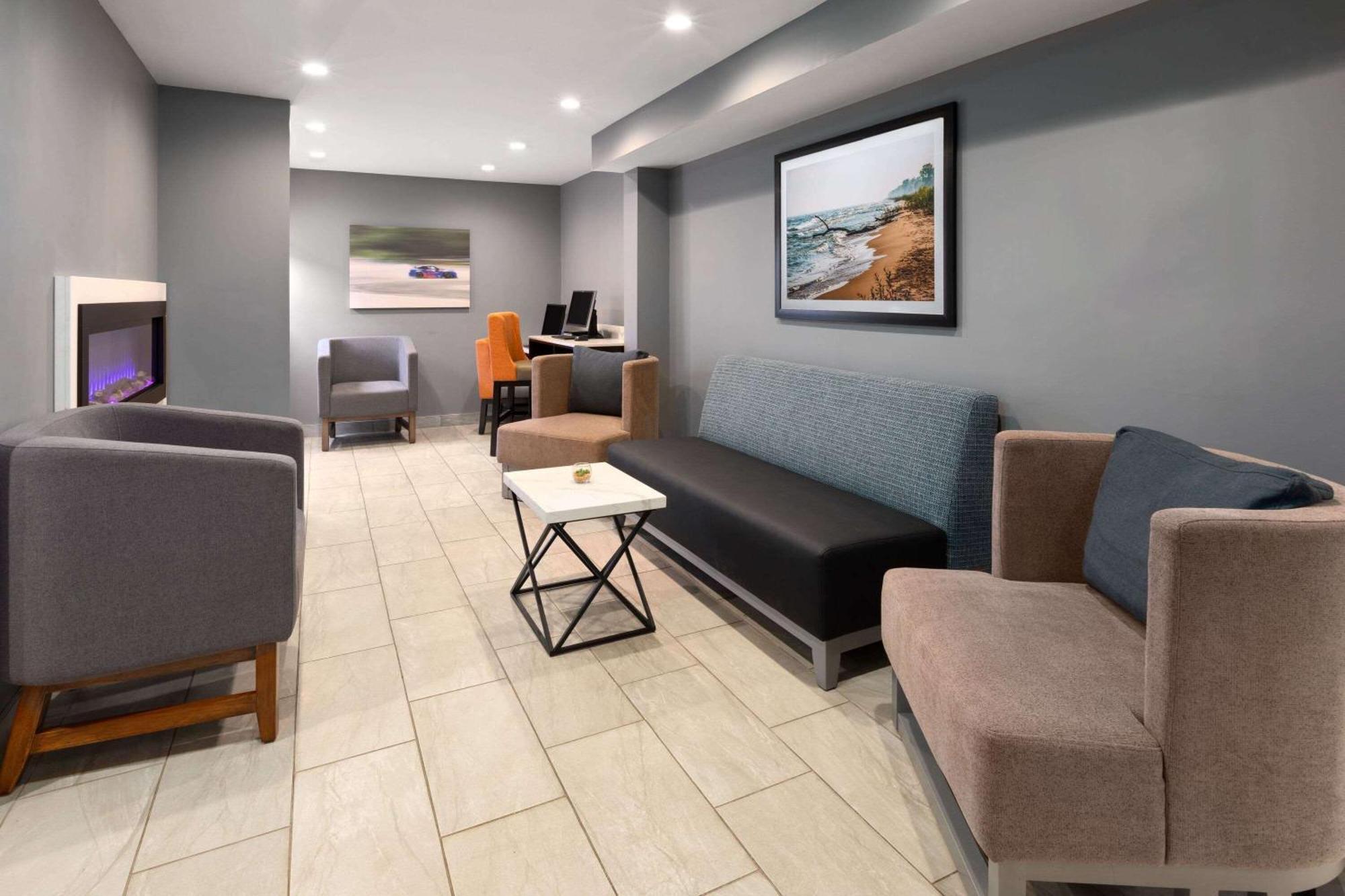 La Quinta Inn By Wyndham Sheboygan Exteriér fotografie